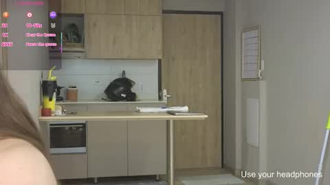 rebeccawhite_meow online show from December 1, 2025, 1:32 am