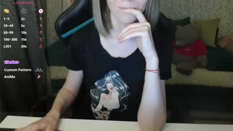 Snapshot of rebesaolset chatting on October 2, 2025, 3:41 pm RebesaOlset online show from October 2, 2025, 3:41 pm