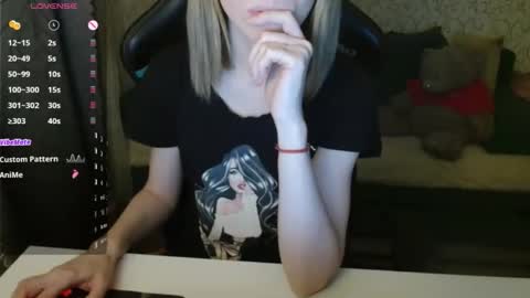 Snapshot of rebesaolset chatting on December 21, 2025, 4:25 pm RebesaOlset online show from December 21, 2025, 4:25 pm