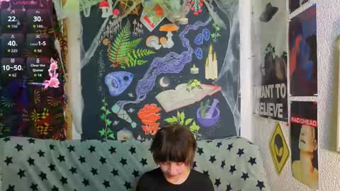 Lara online show from November 17, 2025, 10:04 pm