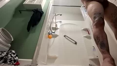 Snapshot of recka810 chatting on November 19, 2025, 2:55 am recka810 online show from November 19, 2025, 2:55 am