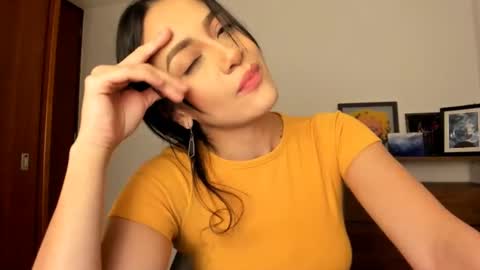 red_flower203 online show from December 15, 2024, 4:07 am