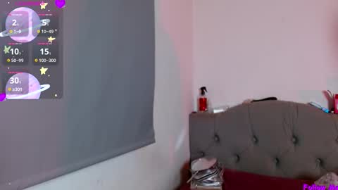 IG   OF red moonn online show from December 1, 2025, 5:01 am