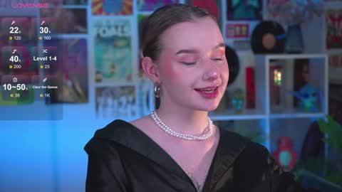 QUEEN OF EVIL online show from December 22, 2024, 2:39 am