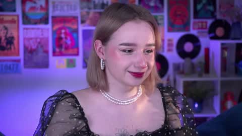 QUEEN OF EVIL online show from December 23, 2024, 5:32 pm
