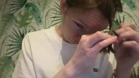 Snapshot of redfoxofficial chatting on November 14, 2025, 9:30 am Redfox online show from November 14, 2025, 9:30 am