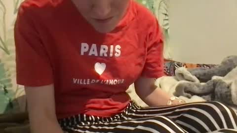 Snapshot of redfoxofficial chatting on November 20, 2025, 7:57 pm Redfox online show from November 20, 2025, 7:57 pm