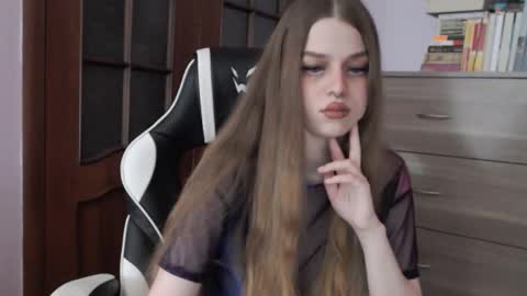 Lily online show from November 16, 2025, 2:17 am