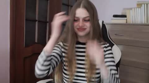 Lily online show from January 19, 2026, 1:53 am