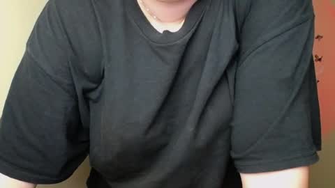 Snapshot of redhotqueen1 chatting on July 2, 2026, 12:00 pm Rina online show from July 2, 2026, 12:00 pm