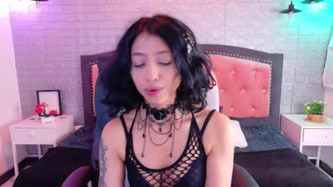 Lili Lopez online show from March 11, 2026, 7:53 pm