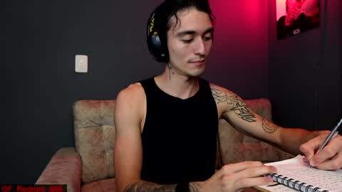 Snapshot of redrum_696 chatting on December 10, 2024, 3:09 am Red online show from December 10, 2024, 3:09 am