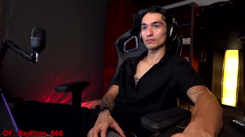 Snapshot of redrum_696 chatting on December 21, 2024, 3:58 am Red online show from December 21, 2024, 3:58 am