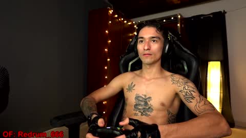 Snapshot of redrum_696 chatting on December 24, 2024, 10:06 pm Red online show from December 24, 2024, 10:06 pm