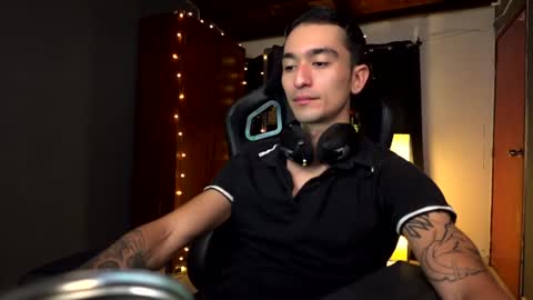 Snapshot of redrum_696 chatting on December 31, 2024, 9:17 pm Red online show from December 31, 2024, 9:17 pm