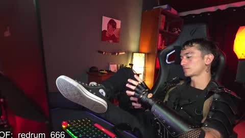 Snapshot of redrum_696 chatting on March 6, 2025, 7:43 pm Red online show from March 6, 2025, 7:43 pm