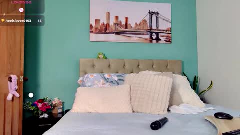 Yanella online show from October 8, 2025, 4:59 pm