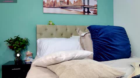 Yanella online show from October 24, 2025, 9:00 pm