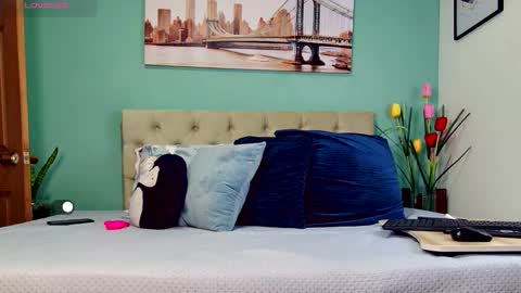 Yanella online show from March 13, 2026, 10:11 am