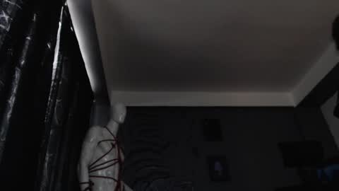 Snapshot of regina_iris chatting on May 10, 2026, 9:42 pm Regina online show from May 10, 2026, 9:42 pm