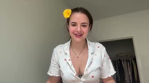 Snapshot of reginababyy chatting on May 2, 2026, 5:40 pm Its Reginaaa online show from May 2, 2026, 5:40 pm