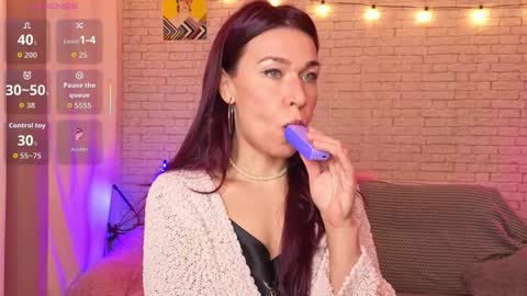 Snapshot of reginahawkinss chatting on December 19, 2025, 12:01 pm ReginaHawkinss online show from December 19, 2025, 12:01 pm