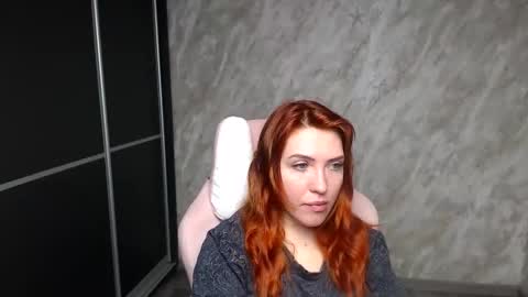 Snapshot of reginasmilee chatting on January 19, 2026, 12:58 am Regina online show from January 19, 2026, 12:58 am