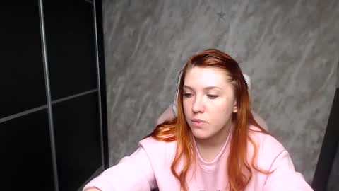 Snapshot of reginasmilee chatting on February 9, 2026, 12:47 am Regina online show from February 9, 2026, 12:47 am