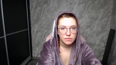 Snapshot of reginasmilee chatting on February 16, 2026, 1:35 am Regina online show from February 16, 2026, 1:35 am