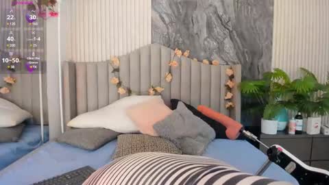 reginavegaa online show from March 4, 2025, 12:01 pm