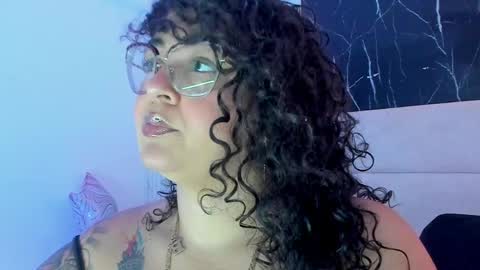 Snapshot of reginavegaa chatting on May 13, 2026, 9:06 am reginavegaa online show from May 13, 2026, 9:06 am