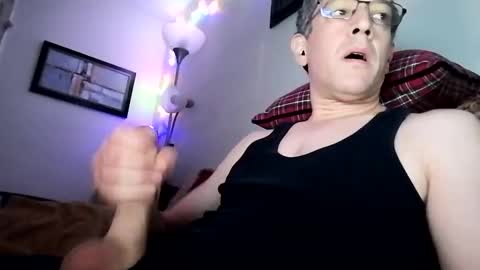 regularguy20 online show from October 28, 2025, 9:46 am