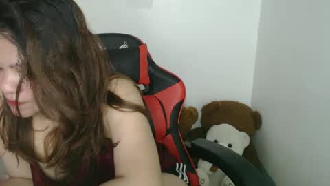 Snapshot of reign2525 chatting on March 5, 2025, 3:51 pm reign2525 online show from March 5, 2025, 3:51 pm