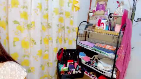 Snapshot of reigning_ivy chatting on December 15, 2024, 12:28 pm Red Ivy online show from December 15, 2024, 12:28 pm