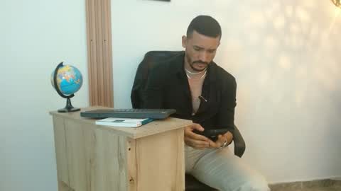   REIKO  online show from September 28, 2025, 3:39 pm