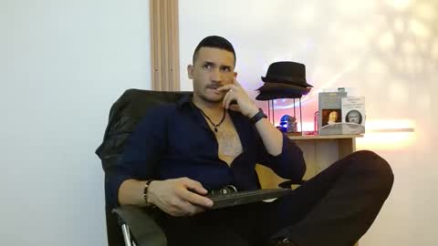   REIKO  online show from November 3, 2025, 7:48 pm