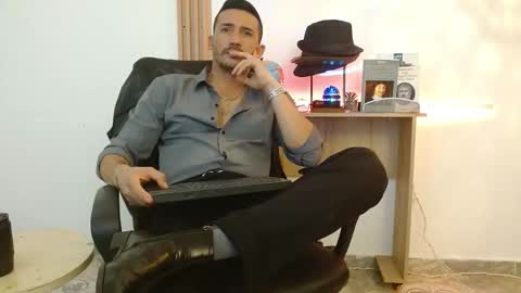   REIKO  online show from November 8, 2025, 7:56 pm