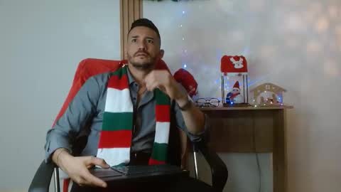   REIKO  online show from December 3, 2025, 3:43 pm