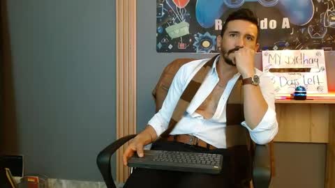   REIKO  online show from April 15, 2026, 7:58 pm