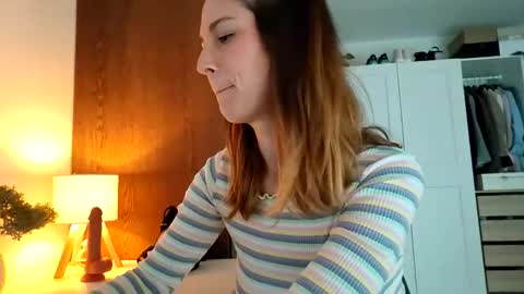 Snapshot of reileyfoxx chatting on April 12, 2026, 11:04 am Reiley online show from April 12, 2026, 11:04 am