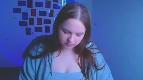 Reina online show from March 7, 2026, 6:43 am