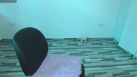 Snapshot of reislin_69 chatting on April 23, 2026, 9:39 pm reislin_69 online show from April 23, 2026, 9:39 pm