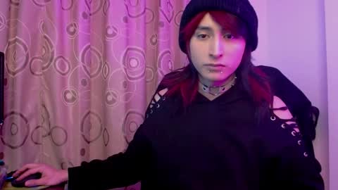 reiv_femboy online show from October 7, 2025, 5:26 am
