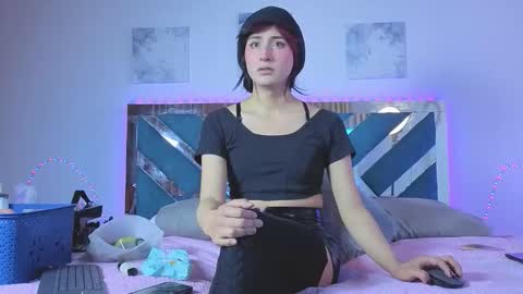 reiv_femboy online show from November 3, 2025, 11:59 pm