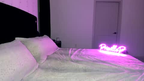 Priscilla online show from December 10, 2024, 3:20 am