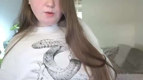 Snapshot of remirann_ chatting on May 19, 2026, 2:34 pm Ann OF - remirann21 online show from May 19, 2026, 2:34 pm