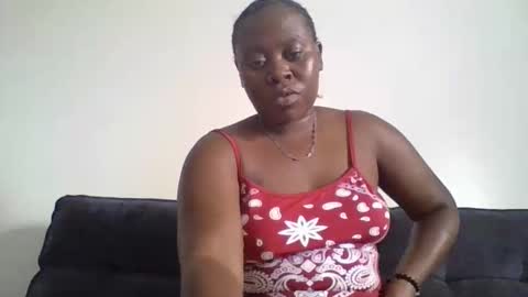 Snapshot of remmy_luna chatting on May 24, 2026, 10:42 am Remmy luna online show from May 24, 2026, 10:42 am