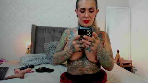 Snapshot of remy_flux chatting on May 29, 2026, 8:29 pm Laura online show from May 29, 2026, 8:29 pm