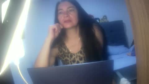 renata_hot1 online show from November 21, 2025, 11:03 pm