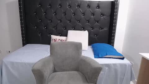 Renata Salinas online show from February 4, 2026, 9:42 pm